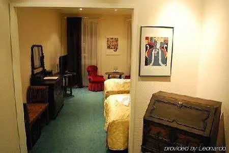 Hotel Gold Spring 3*